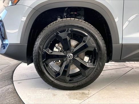 New 2026 Volkswagen Taos SEL AWD/4WD image 12