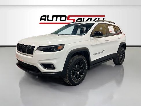 Used 2022 Jeep Cherokee Latitude AWD/4WD image 3