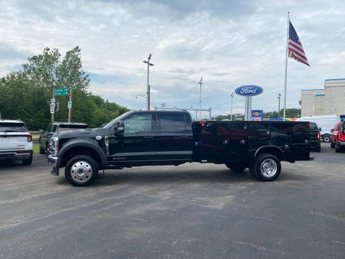 New 2026 Ford F550 4x4 Crew Cab image 6