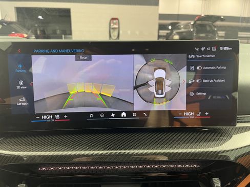 Used 2025 BMW M3 w/ M Carbon Exterior Package image 28