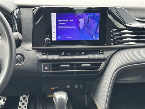 Used 2025 Toyota Camry SE image 15