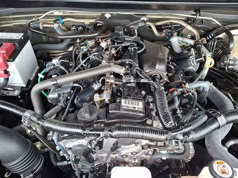 Used 2025 Toyota Tacoma Limited image 31