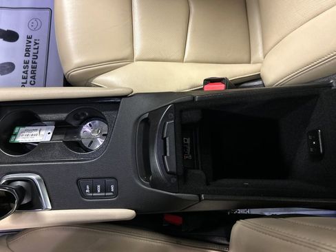 Used 2019 Cadillac XT5 Premium Luxury AWD/4WD image 19