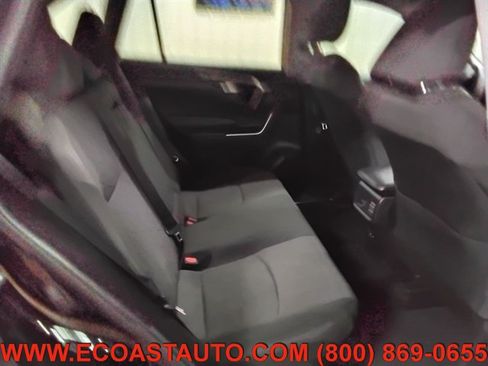 Used 2021 Toyota RAV4 XLE w/ Convenience Package AWD/4WD image 15