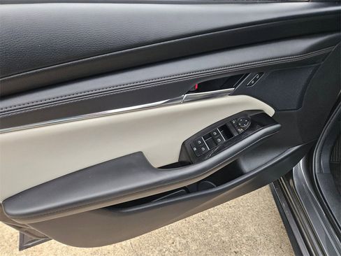 Used 2025 MAZDA MAZDA3 s image 13