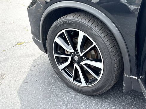 Used 2020 Nissan Rogue SL w/ Premium Package FWD image 24
