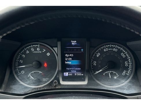 Used 2018 Toyota Tacoma TRD Off-Road image 26