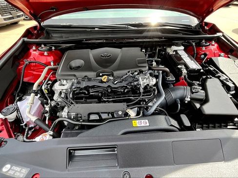 Used 2024 Toyota Camry SE image 12