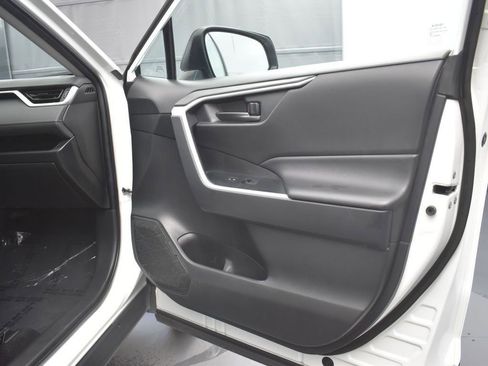 Used 2024 Toyota RAV4 LE image 25