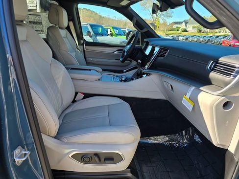 New 2026 Jeep Grand Wagoneer image 27