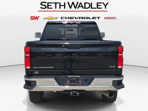 Used 2024 Chevrolet Silverado 2500 LTZ w/ LTZ Plus Package image 8