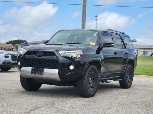 Used 2019 Toyota 4Runner TRD Off-Road Premium AWD/4WD image 2