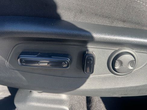 Used 2023 Honda CR-V EX image 10