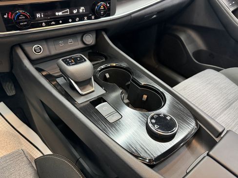 Used 2023 Nissan Rogue SV image 20