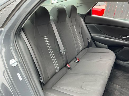 Used 2023 Hyundai Elantra SEL image 18