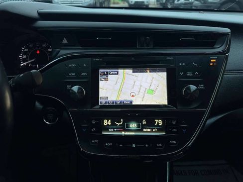 Used 2017 Toyota Avalon XLE image 16