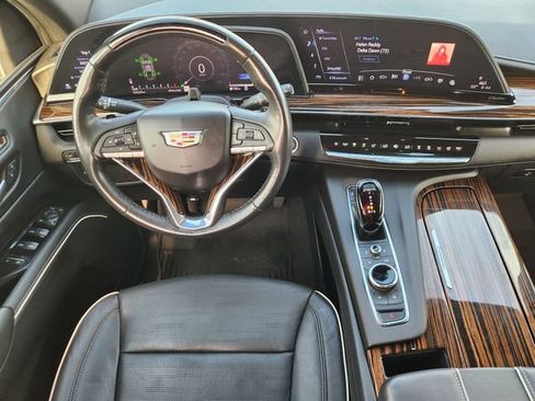 Used 2024 Cadillac Escalade Premium Luxury w/ LPO, Floor Liner Package AWD/4WD image 27
