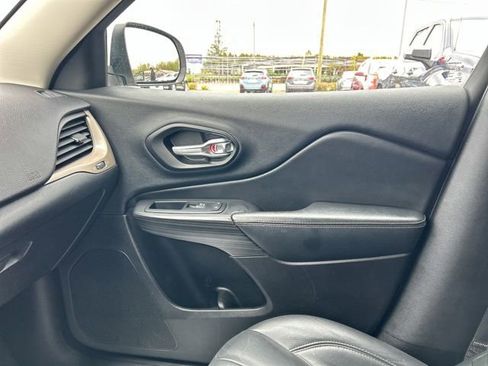 Used 2015 Jeep Cherokee Limited AWD/4WD image 37