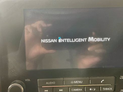 Used 2022 Nissan Frontier SV AWD/4WD image 15