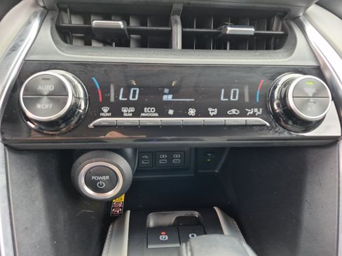 Certified 2023 Toyota Venza LE AWD/4WD image 28