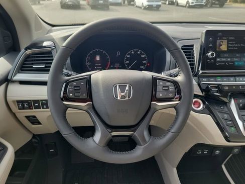 New 2026 Honda Odyssey Touring image 13