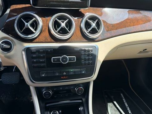 Used 2014 Mercedes-Benz CLA 250 image 21