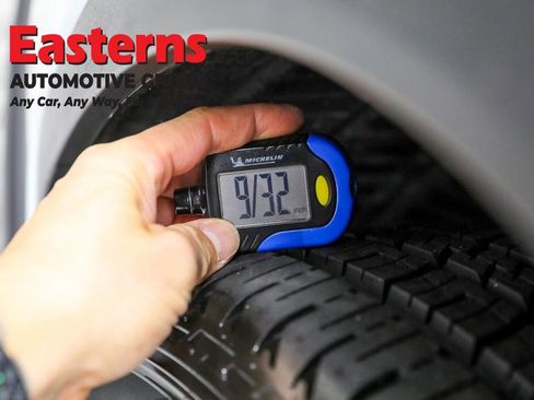 Used 2023 Toyota Highlander LE image 27