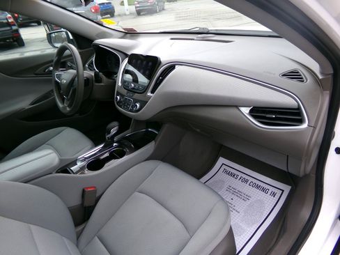 Used 2022 Chevrolet Malibu LT FWD image 25