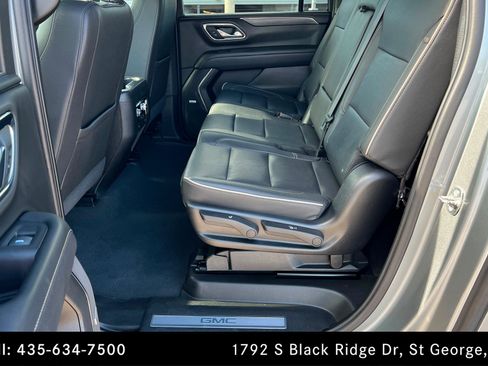 Used 2023 GMC Yukon XL SLT AWD/4WD image 21