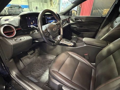 Used 2024 Chevrolet Trax RS w/ Sunroof Package image 9