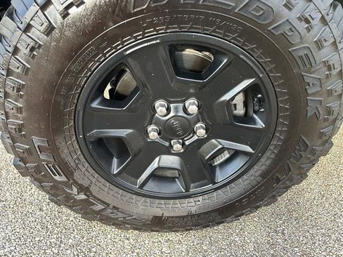 Used 2023 Jeep Gladiator Mojave w/ Cold Weather Group image 9