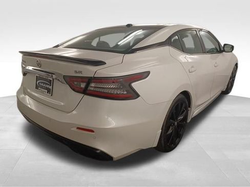 Used 2020 Nissan Maxima SR w/ Sport Mat Group FWD image 9