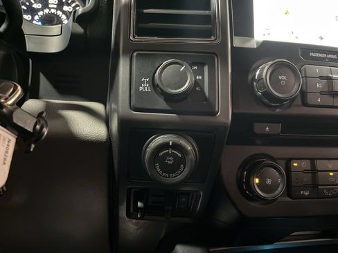 Used 2017 Ford F150 XLT w/ Equipment Group 302A Luxury AWD/4WD image 27