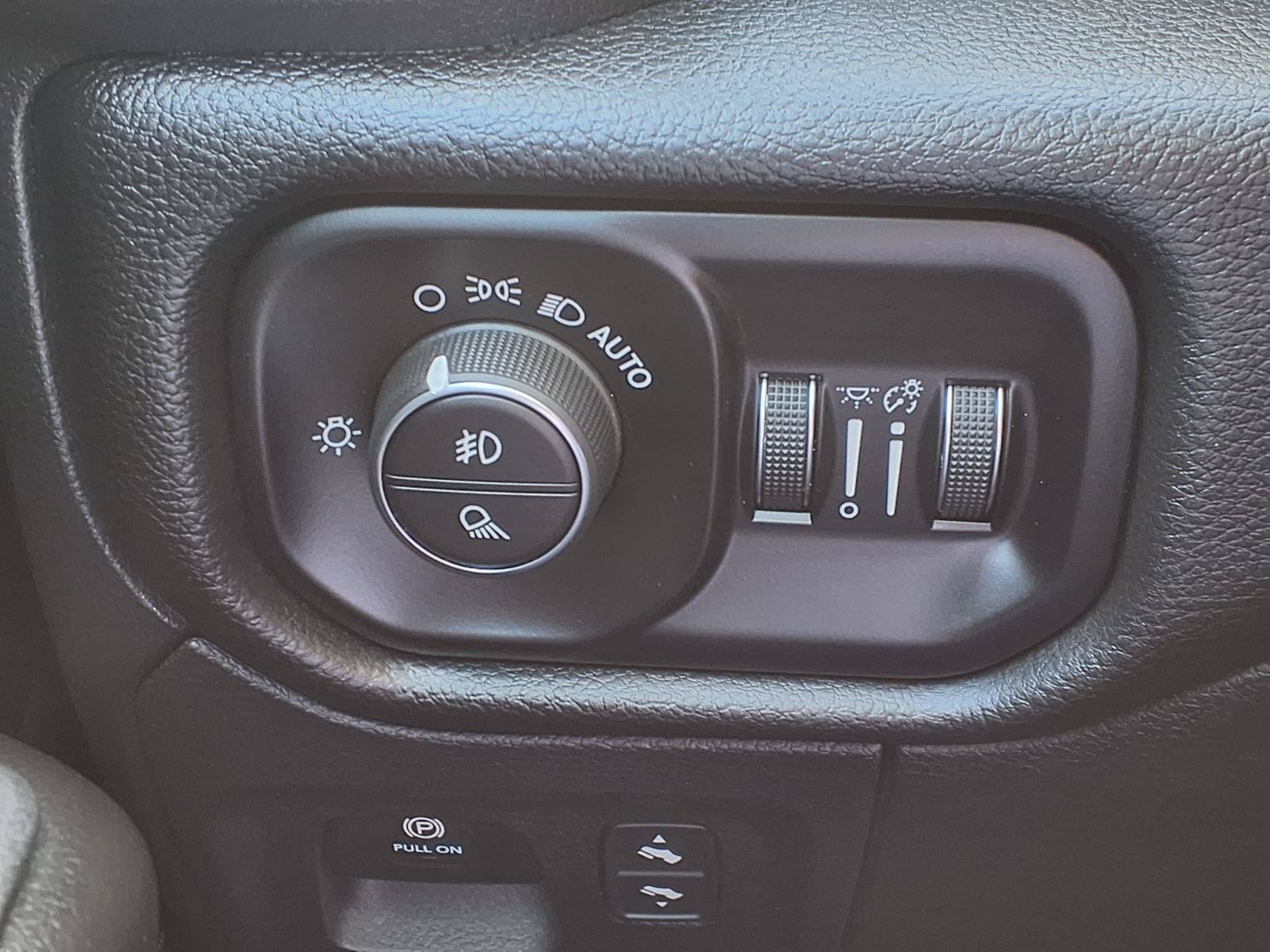 Used 2025 RAM 1500 Lone Star AWD/4WD image 13