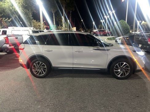 Used 2021 Lincoln Corsair FWD image 2