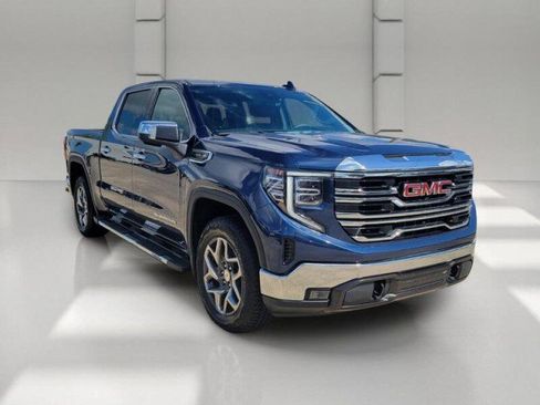 Used 2023 GMC Sierra 1500 SLT w/ SLT Premium Package AWD/4WD image 3