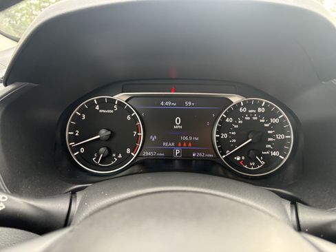 Used 2025 Nissan Altima 2.5 SV FWD image 17