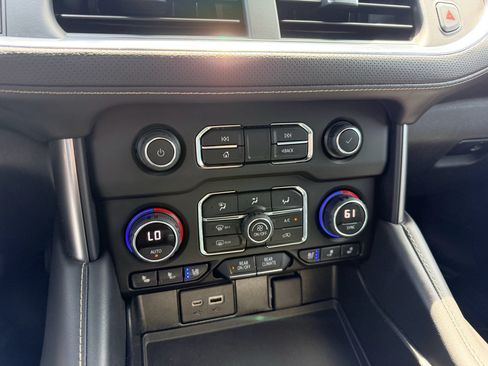 Used 2022 Chevrolet Suburban Premier RWD image 20