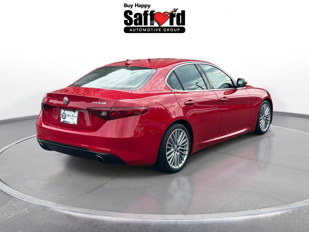 Used 2018 Alfa Romeo Giulia Ti w/ Quick Order Package 22Z Lusso RWD image 8