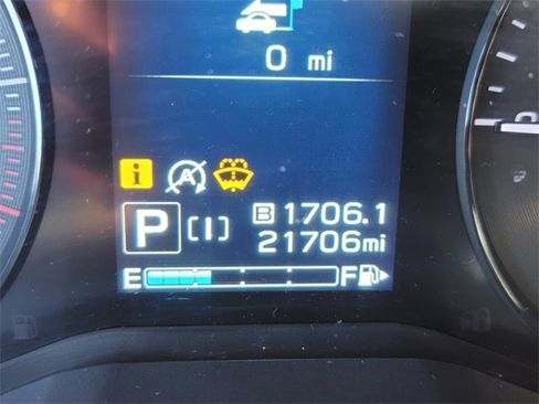 Used 2023 Subaru Crosstrek 2.0i Premium w/ Special Edition image 32