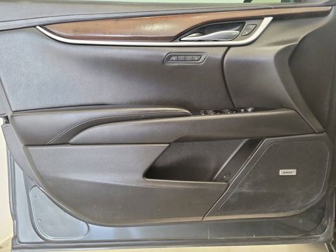 Used 2019 Cadillac XTS Luxury image 20