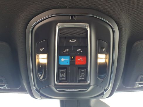 Certified 2025 Jeep Grand Cherokee L Altitude image 17