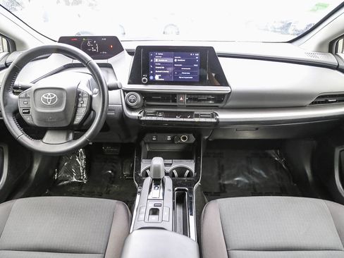 Used 2024 Toyota Prius LE image 11