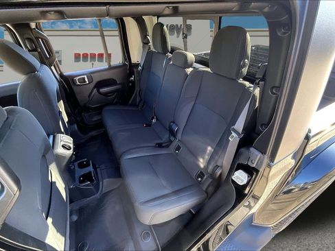 Certified 2022 Jeep Gladiator Sport image 22