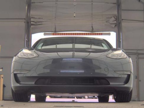 Used 2023 Tesla Model 3 Standard Range RWD image 4
