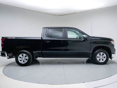 Used 2025 Chevrolet Silverado 1500 LT image 8