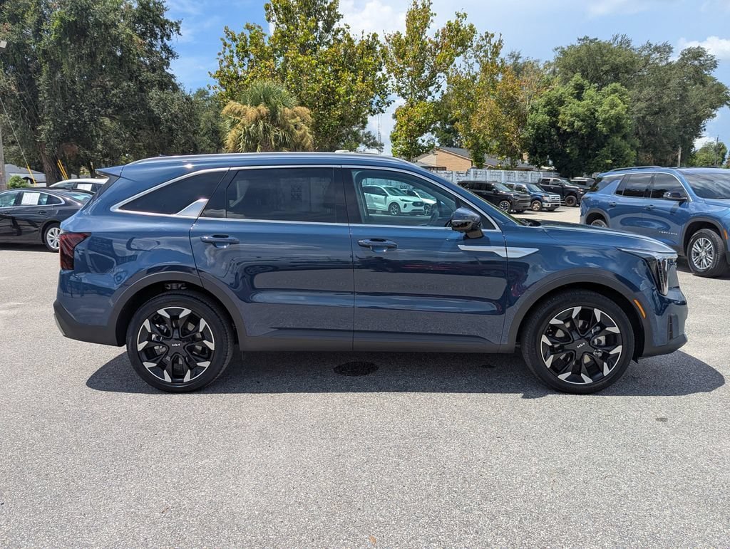 Certified 2026 Kia Sorento SX FWD image 3