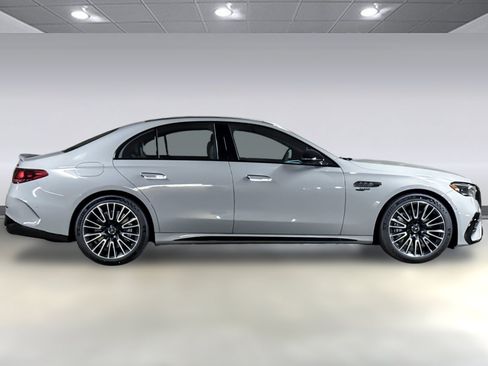 New 2026 Mercedes-Benz E 53 AMG e 4MATIC Sedan image 8