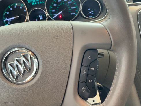 Used 2016 Buick Enclave Convenience FWD image 16