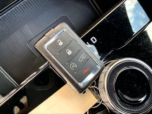 Used 2023 Jeep Grand Cherokee Altitude RWD image 15